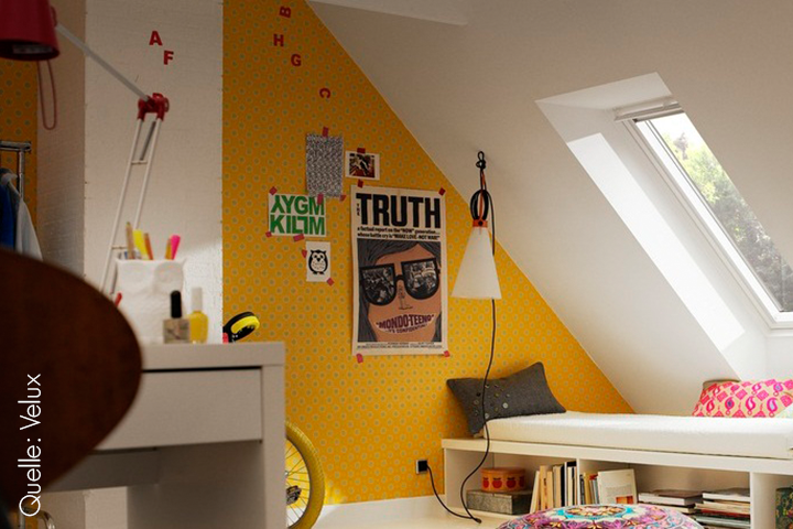 Velux Schwingfenster mit Obenbedienung Schwingfenster mit Obenbedienung sind leicht zu bedienen – selbst wenn Möbel darunter stehen.